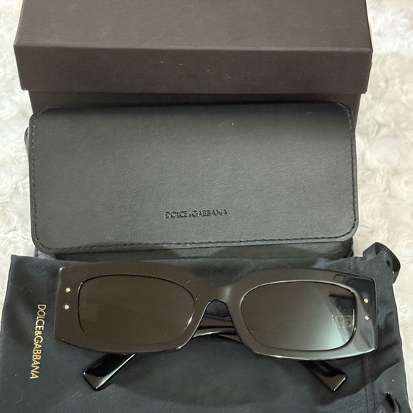 Dolce & Gabbana Sunglasses Black 100% authentic - Picture 5 of 16